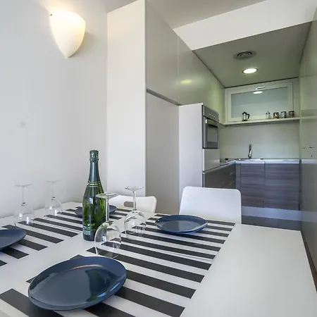 Апартаменты Stayingirona.apartments *