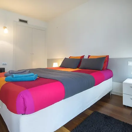 Stayingirona.apartments * Жирона